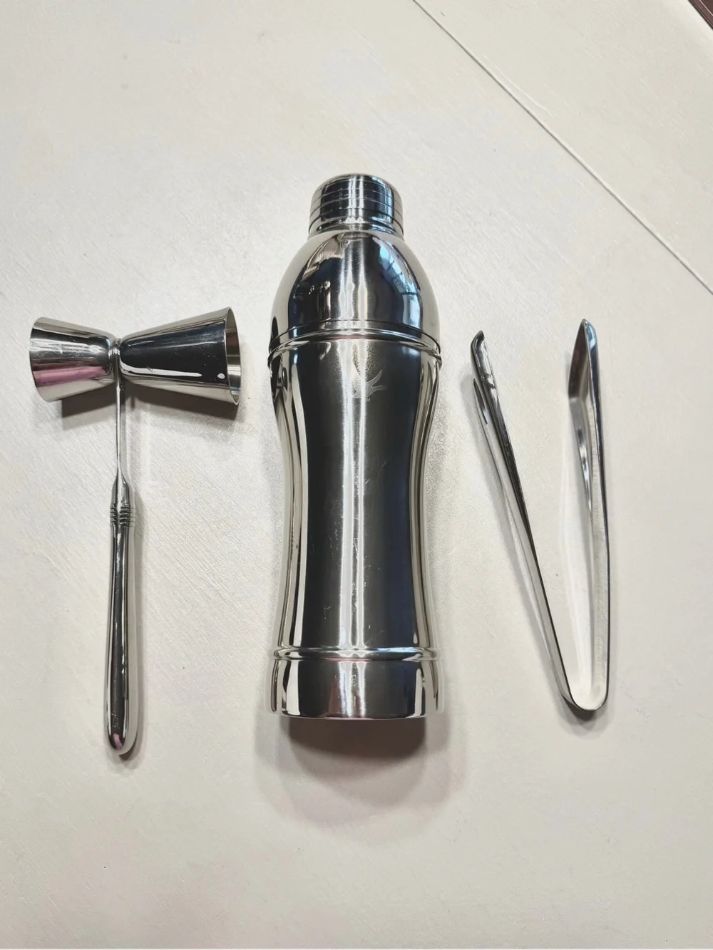 Stainless Steel Oneida Cocktail Shaker Set - Silver